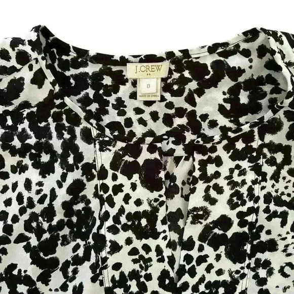 J Crew Women’s Sleeveless Blouse Size 0 Animal Print Black and White Career Flow - Picture 9 of 10